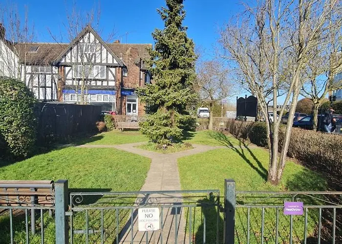 Move Inn Estates - Multiple Rooms London